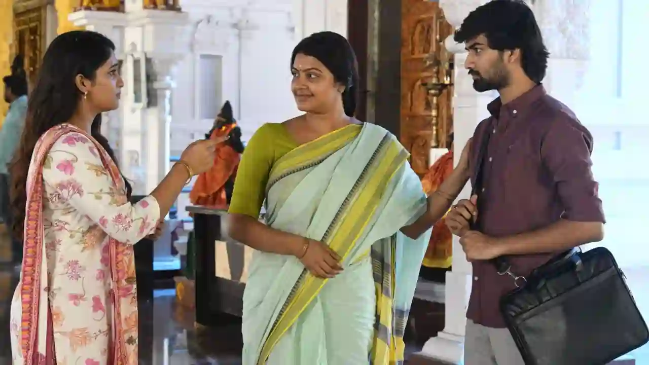 https://www.mobilemasala.com/cinema/The-story-revolves-around-Thalli-Manasu-tl-i309370